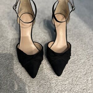 Kelly & Katie Black Pointed-Toe Ankle-Strap Heels